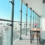 Appartement Sky Wola Tower *