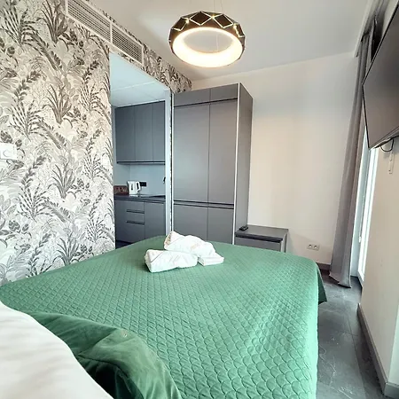 Apartamento Sky Wola Tower Varsovia