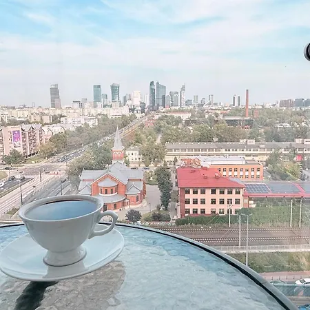 Sky Wola Tower 公寓 华沙