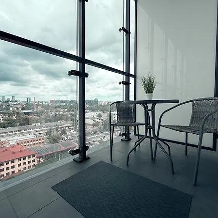 公寓 Sky Wola Tower 华沙