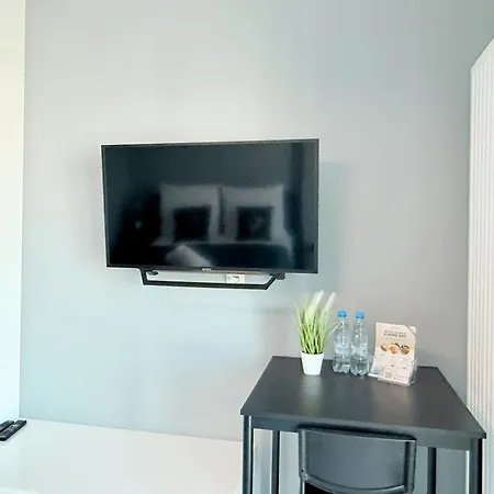 Sky Wola Tower 公寓 *