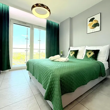 Apartamento Sky Wola Tower Varsovia