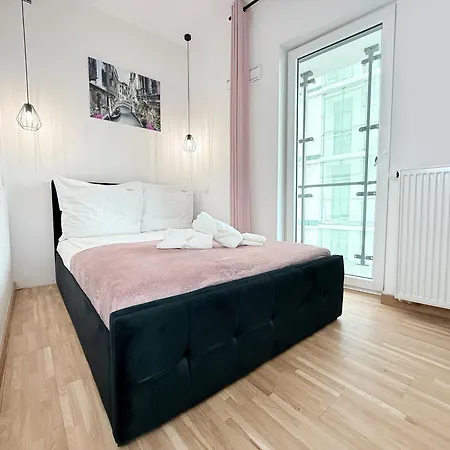 Sky Wola Tower * 华沙